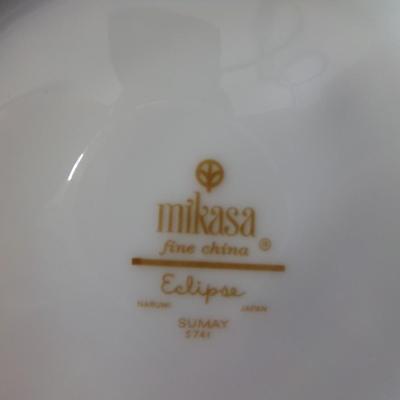 60 PIECE SET OF MIKASA ECLIPSE SUMAY S741 DISHES.