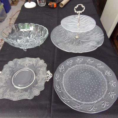GLASSWARE LOT 0F 4. #4.