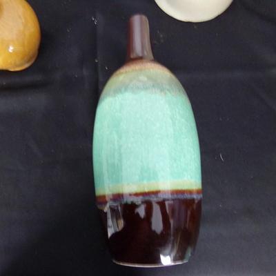 12" JUG, 14" GREEN VASE, 2 7" VASES.