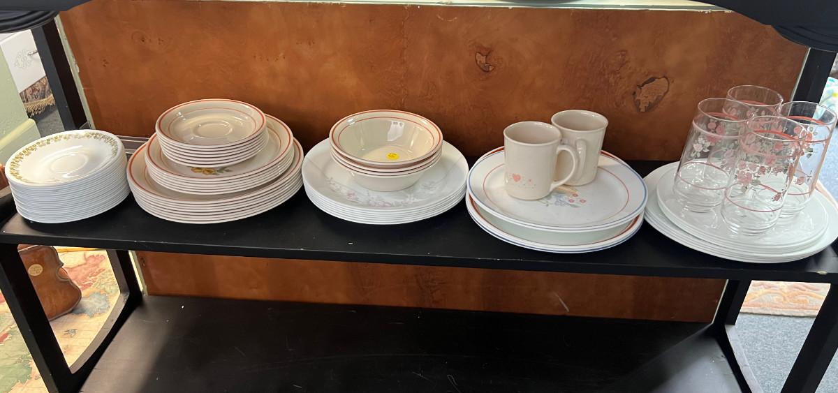 Mixed Shelf of Corelle Several Patterns