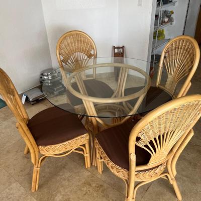 Wicker Dinette Table and Chairs  (K-JM)