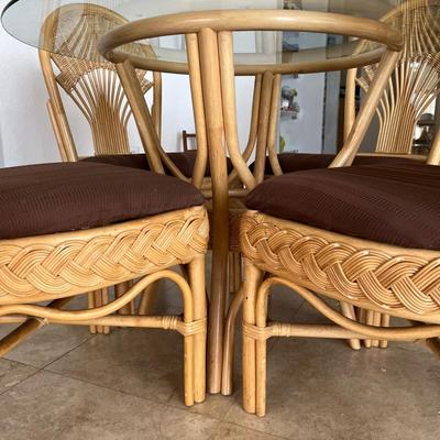 Wicker Dinette Table and Chairs  (K-JM)