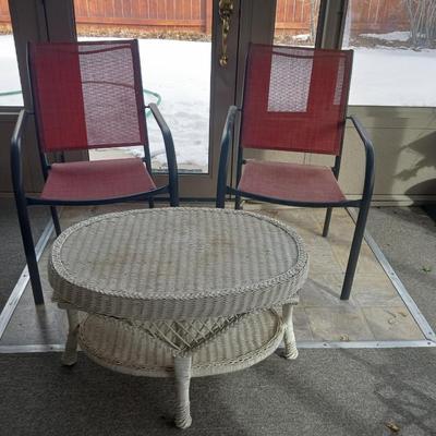 2 FOLDING LAWN CHAIRS AND A WICKER SIDE TABLE