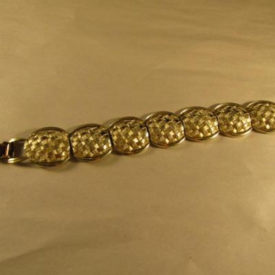Vintage Coro Gold Tone Weave Pattern Bracelet (#46)