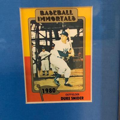 LOT157M: Framed Duke Snider Baseball Cards & Signature