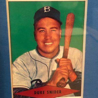 LOT157M: Framed Duke Snider Baseball Cards & Signature