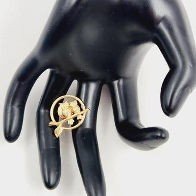 VINTAGE AVON GOLD TONED PIN