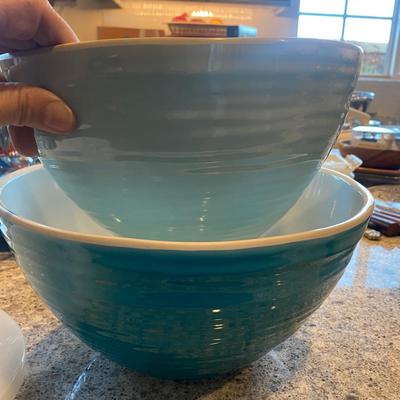 Mixing bowls - glass and melamine & 4 cup pyrex measuring cup