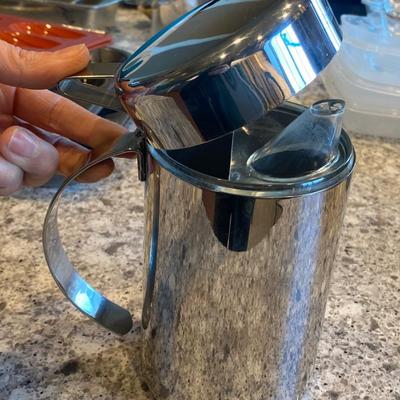 Cuisinart Stainless Olive Oil dispenser with lid