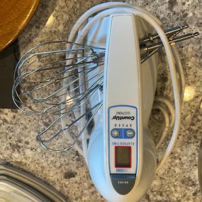 Hand held electric mixer
