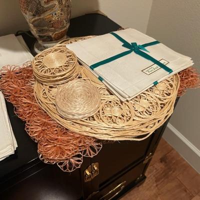 Assorted Linen Napkins, Table cloths and Placemats