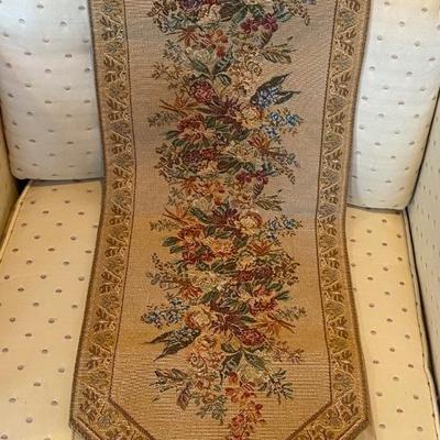 Assorted Linen Napkins, Table cloths and Placemats