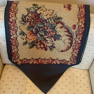 Assorted Linen Napkins, Table cloths and Placemats