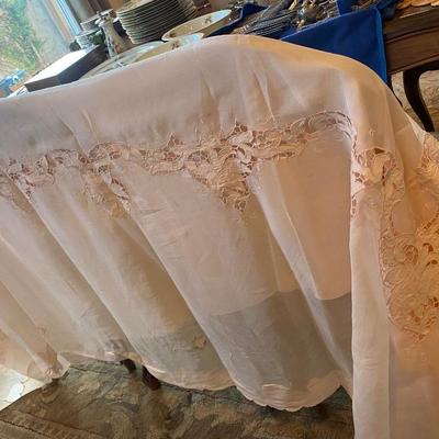 Assorted Linen Napkins, Table cloths and Placemats