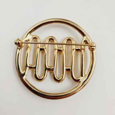 VINTAGE SARAH COVENTRY MELODY BROOCH
