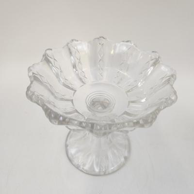 BEAUTIFUL VINTAGE CLEAR GLASS CANDY DISH