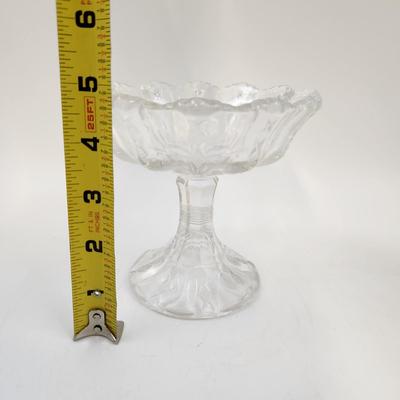 BEAUTIFUL VINTAGE CLEAR GLASS CANDY DISH