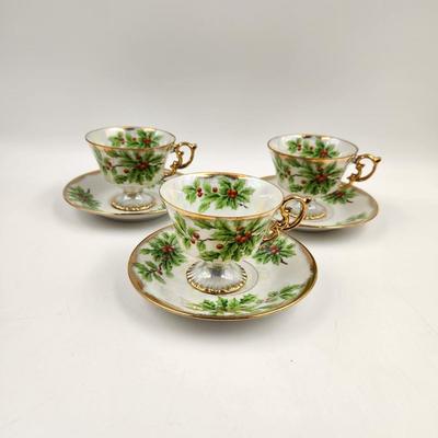 1960S UCAGCO CHINA TEA CUPS SETS DECEMBER HOLLY