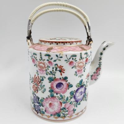 VINTAGE JAPANESE BEAUTIFULLY DETAILED HAND PAINTED FLORAL TEA POT