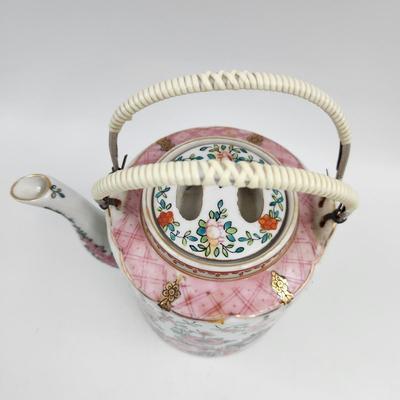VINTAGE JAPANESE BEAUTIFULLY DETAILED HAND PAINTED FLORAL TEA POT