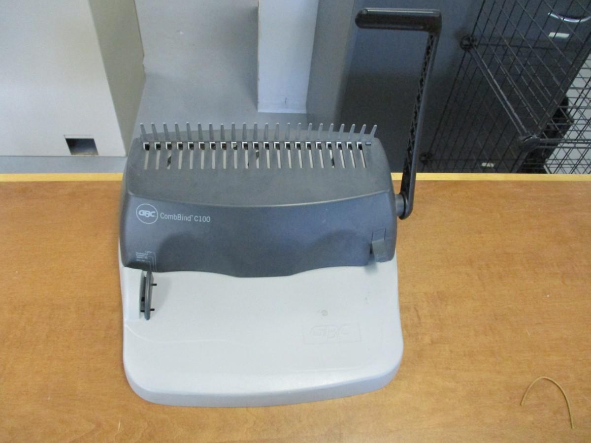 GBC CombBind C110 Binding Machine With Combs