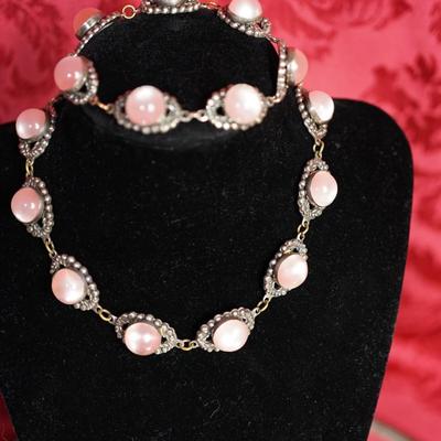 PINK CABOCHON MOONSTONE STYLE STONES SET IN SILVERTONE LINKS NECKLACE AND BRACELET