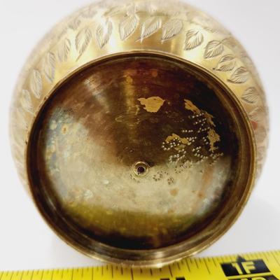 BEAUTIFUL ETCHED BRASS VASE 6 IN TALL