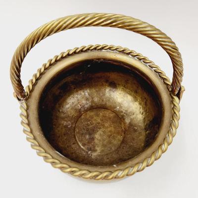 VINTAGE BRASS BASKET W/ ROPE DESIGN HANDLE