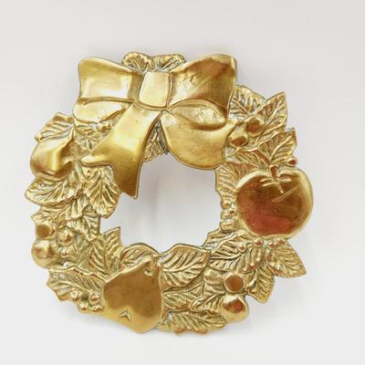 SOLID BRASS WREATH TRIVET