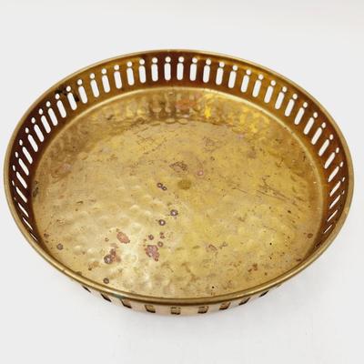 BEAUTIFUL BRASS HAMMERED BOTTOM TRAY