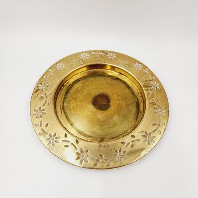 BRASS ETCHED FLOWER ROUND TRAY
