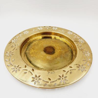 BRASS ETCHED FLOWER ROUND TRAY