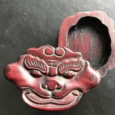 CHINESE CARVED TRINKET BOX
