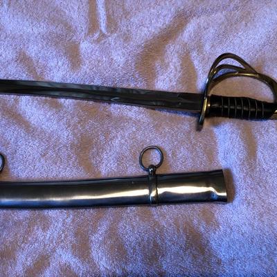 Smaller Saber Sword w/Brass; Lot #0675