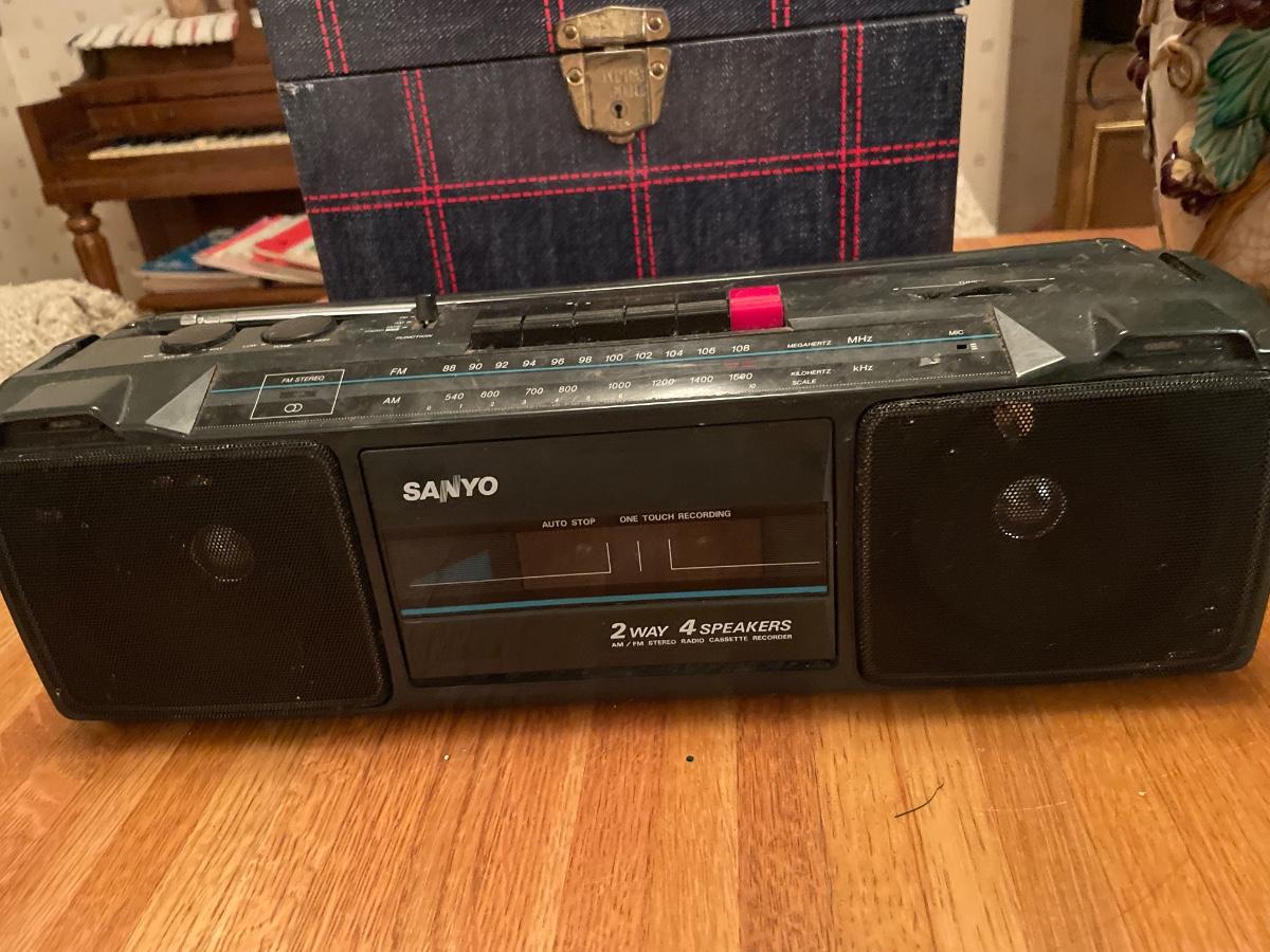 Sanyo cassette player