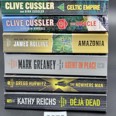 Clive Cussler Mixed Paperback Bundle