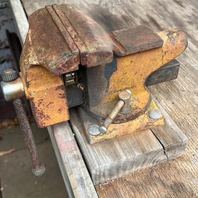 PONY ~ 4â€5â€ Bench Vise