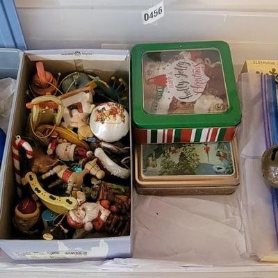 Christmas Ornament Tote Lot