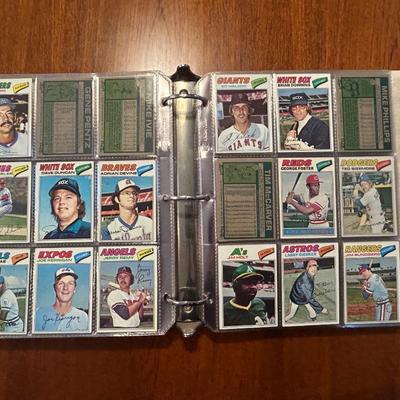 1977 Topps Baseball Cards - Lot 0490