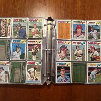1977 Topps Baseball Cards - Lot 0490