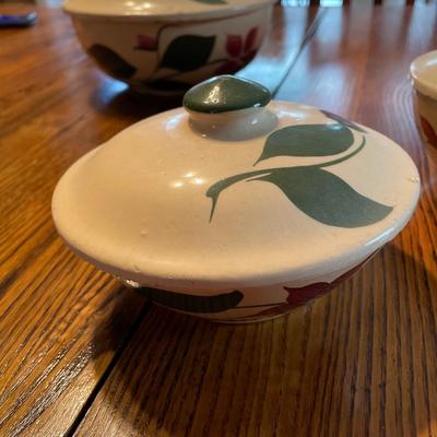 Watt Starflower Covered Bowls