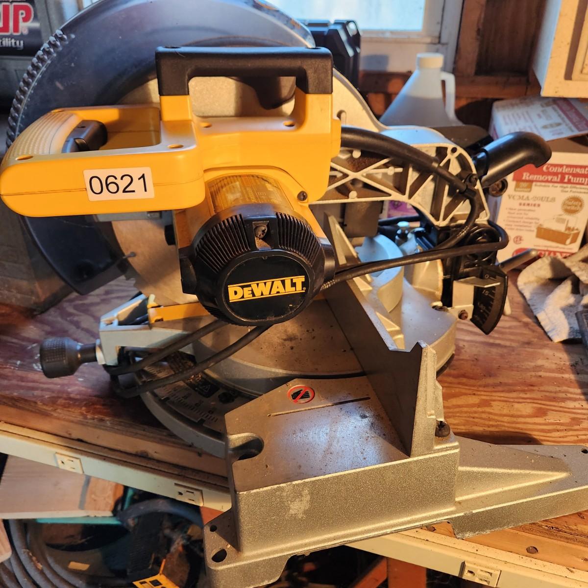 DeWalt DW705 12" Compound Miter Saw
