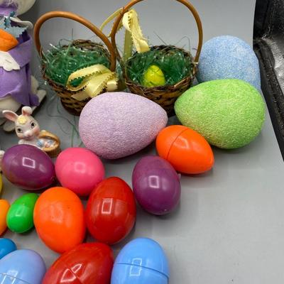 Vintage Mix of Easter Springtime Decor Figurines Plastic Eggs