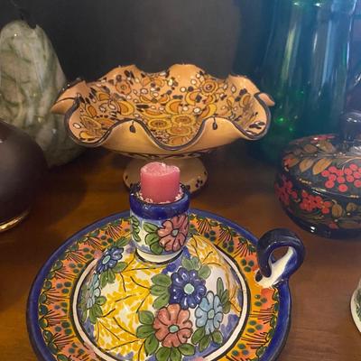 Group of various decorative accent pieces