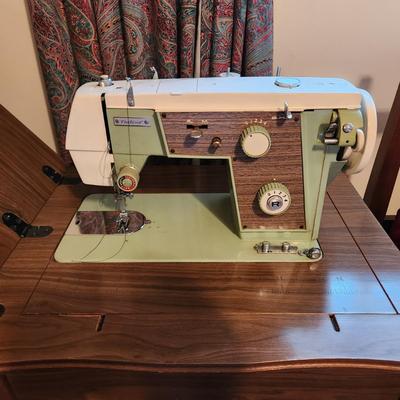 Fleetwood Zig Zag  Sewing machine with cabinet