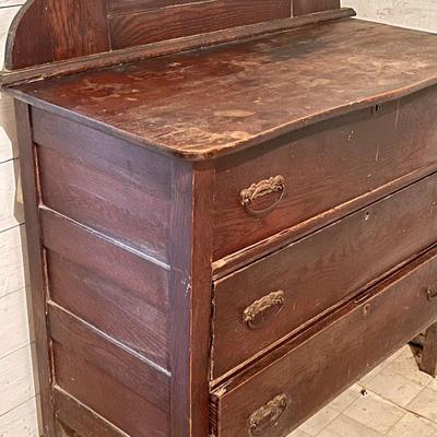 Antique 3 drawer dresser