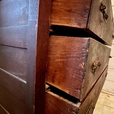 Antique 3 drawer dresser