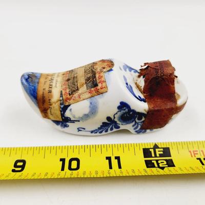 RYNBENDES CHERRY LIQUEUR DELFT SHOE DECANTER