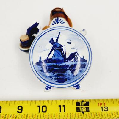 RYNBENDES APRICOT LIQUEUR DELFT HOLLAND WIND MILL DECANTER