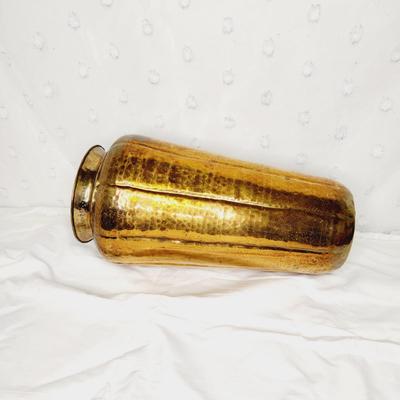 BEAUTIFUL 19 IN TALL HAMMERED BRASS VASE